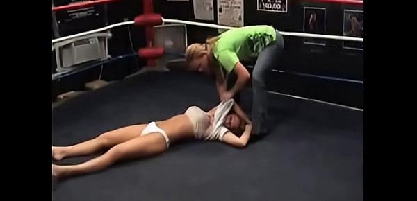  Lady Victoria - Navaeh vs Ashley Lane - Unconscious